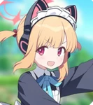 Momoi (Maid)